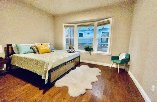 University District House | 5505 16th Ave NE, Seattle WA 98105