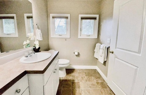 University District House | 5505 16th Ave NE, Seattle WA 98105