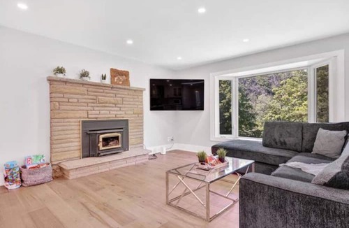 Caledon Cottage | Luxury 4 BR 3 BA Cottage Surrounded By Nature