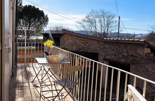 Manosque Apartment | En Campagne, au Pays de Giono, Dépaysement Assuré !