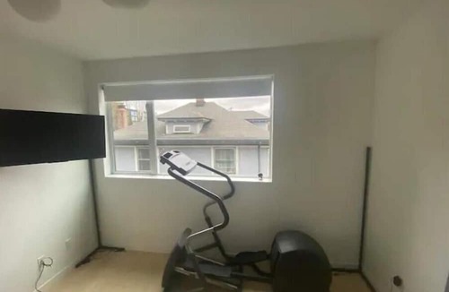 Buckman Neighborhood Apartment | Inner Southeast Relaxing Studio