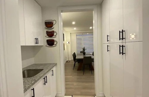 Wasaga Beach House | LuxLake Retreat, Slopes/Trails