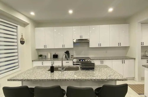 Wasaga Beach House | LuxLake Retreat, Slopes/Trails