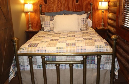 Calhoun Cabin | Holland House Cabin