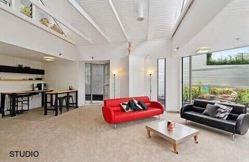 Birkenhead Apartment | Light-Filled 1BR Oasis with Sunset Views