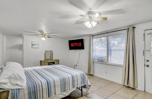 Port Neches House | Charming 4 Bedroom Home in Port Neches