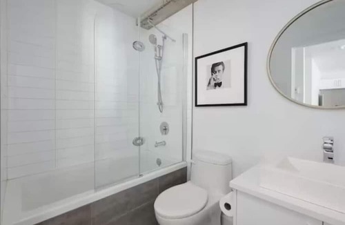 Latin Quarter Apartment | Place-Des-Arts 1-Bedroom Condo