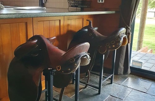 Cobram East House | Colonial cottage in Cobram