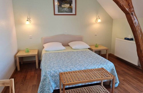 Cravant Bed & Breakfast | Guestroom Cravant, studio flat, 3 persons