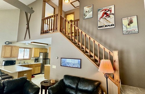 Harbor Springs Ski Chalet | Wild Cherry Lane Chalet