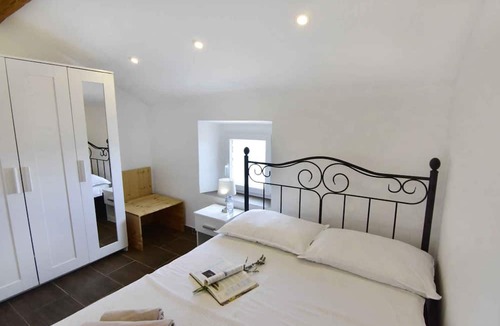 Vilanija Apartment | Holiday apartment three bedrooms, a terrace and a swimming pool