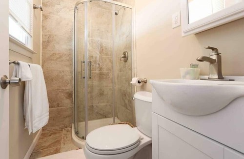 Egg Harbor Township House | Suburban Retreat for 16!