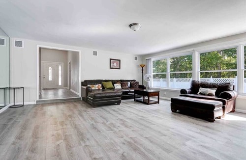 Egg Harbor Township House | Suburban Retreat for 16!