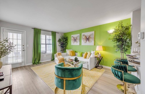 Pleasant Valley Apartment | Cozy suite~8 min to DT~big pool~2bed 2bath