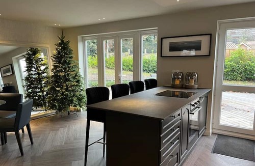 Bagshot House | Penny Hill