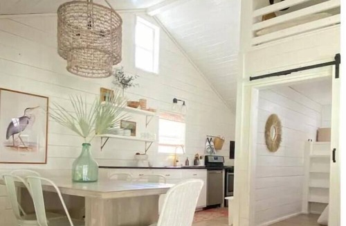Seguin Cottage | Entire cottage in Seguin, Texas, United States