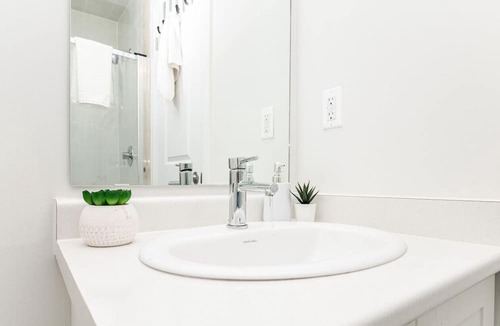 North York Apartment | Toronto Co-Living Luxury