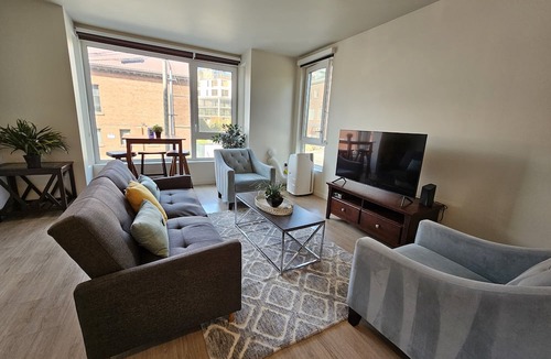 Yesler Terrace Apartment | Centralized Seattle 1B1B