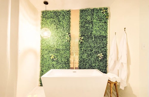 Bouvet Island House | Spacious Villa near Beach w/ King Beds + Soaking Tub