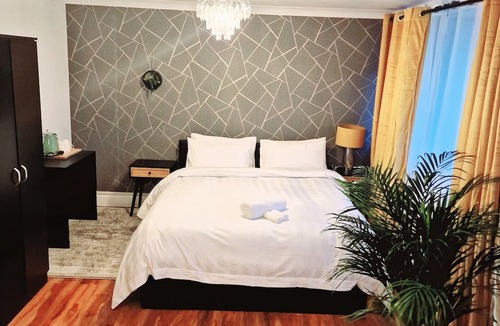 Sutton Central Apartment | Relaxing Spacious Brunswick Rooms in Sutton