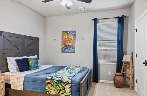 Bixby House | Stylish, Upscale, Large, 2 King suites, Location, Family friendly, Safe