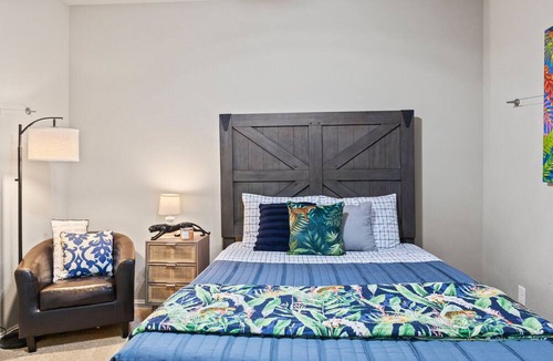 Bixby House | Stylish, Upscale, Large, 2 King suites, Location, Family friendly, Safe