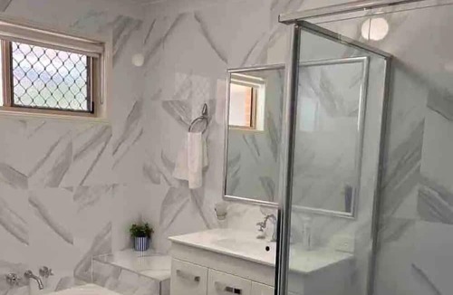 Calamvale House | Home away from Home