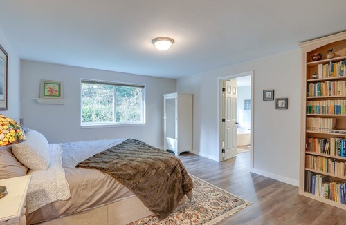 Sudden Valley House | Charming Bellingham Home: Backyard, Walk to Beach!