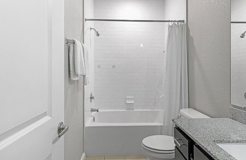 Meadow Woods Apartment | Modern Apartment in Prime Location (ID1326X971)