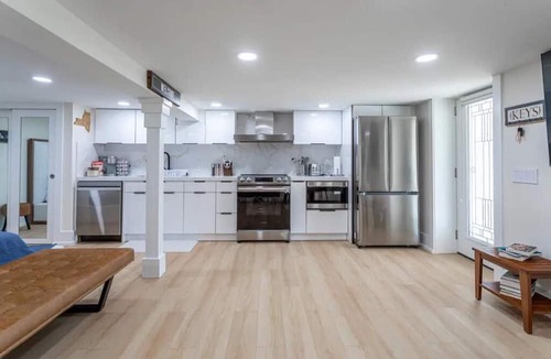 Huntington Apartment | Luxe Provincial Style Studio w/ Patio & Parking