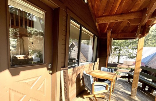 Echo Lake Cabin | Cozy chalet near Sierra at Tahoe ski lift