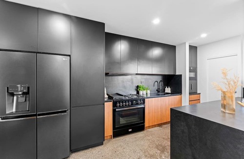 Merewether House | Sundown Serenity Coastal Comfort at Merewether