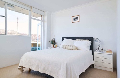 Waverley Apartment | 2 Bdrm Apt Walk to Bronte Beach & Bondi Junction