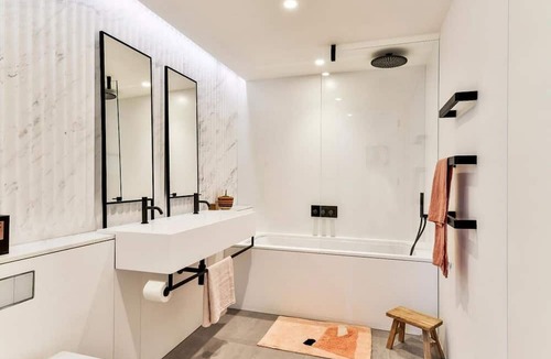 White City Apartment | Three bedroom luxury apartment