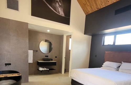 Sampson Flat House | Where nature & luxury meet.