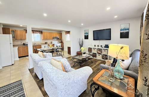Bradford House | Beautiful & Central 3 BR home in Bradford