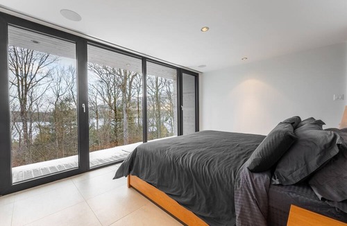 Eastman Ski Chalet | The Binocular | Waterfront | BBQ | Sun deck