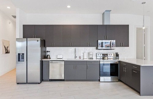Cedars Apartment | Amazing Views /King Bed