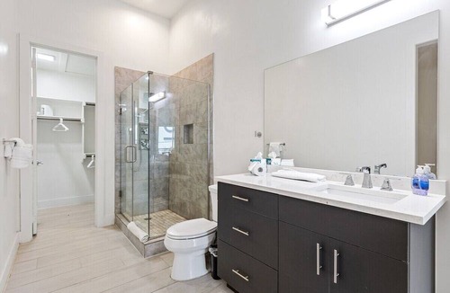 Cedars Apartment | Amazing Views /King Bed