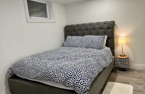Hespeler House | Adorable 1 bedroom suite with kitchen & fireplace
