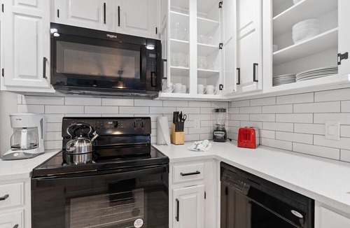 Tarrant County House | Stylish Totally Updated - Ideal for Small Groups