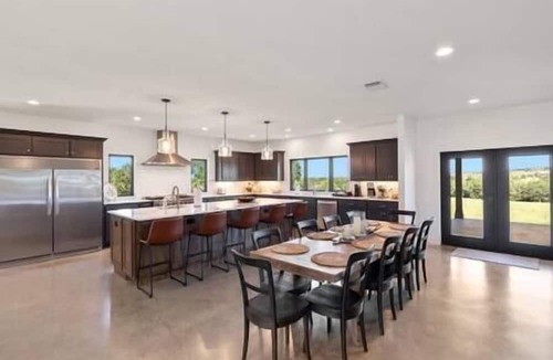 La Grange House | La Grange Modern Farmhouse, breathtaking views!