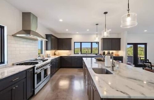La Grange House | La Grange Modern Farmhouse, breathtaking views!