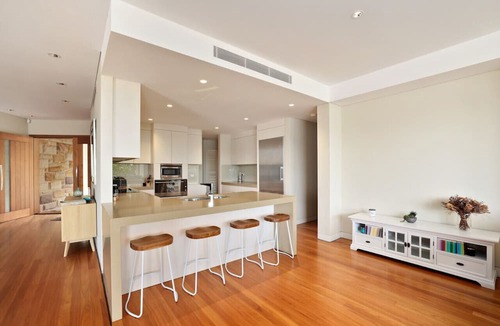 Bayview House | The Pinnicle 'Live the Dream'