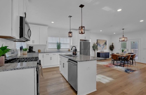 Collier Heights House | This house is a 4 bedroom(s), 3 bathrooms, located in Atlanta, GA.
