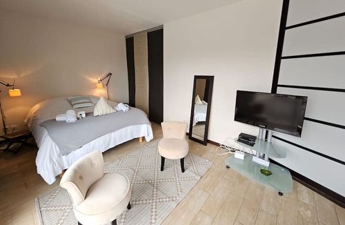 Montarnaud Apartment | Appartement Montarnaud Piscine et Exterieur