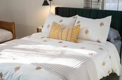 Bentonville House | Great for Couples+Hot Tub+5 Min to Downtown+King