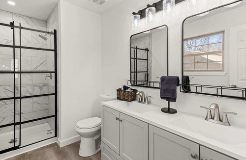 Bentonville House | Spring Break|5 Min to Downtown|Sleeps 8