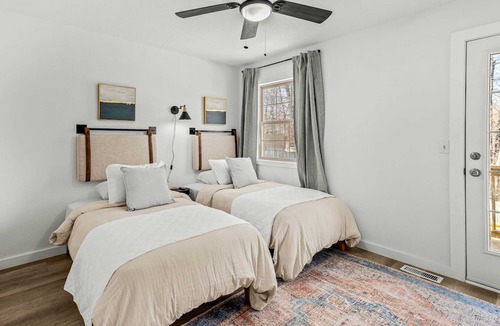 Bentonville House | Spring Break|5 Min to Downtown|Sleeps 8