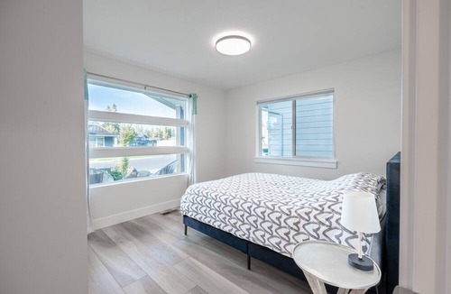 Latah Valley House | Beautiful Spacious Modern Home